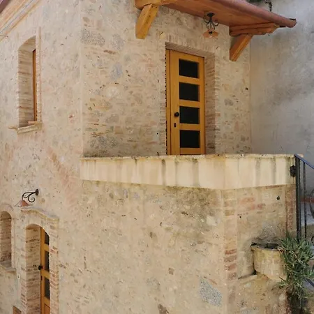 Casa Uguaglianza Holiday home